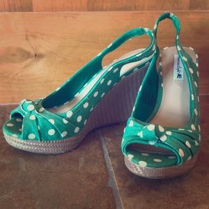 ⬇️ AmericanEagle Green Polka Dot Rope Platforms💚